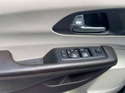 2019 Chrysler Pacifica LX