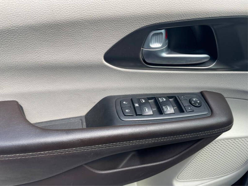 2019 Chrysler Pacifica LX