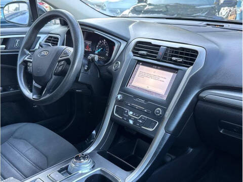 2019 Ford Fusion Hybrid SE