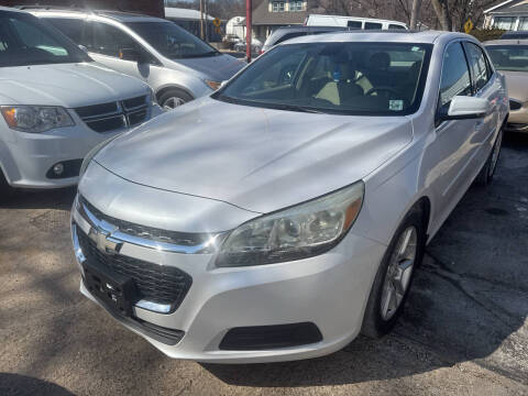 2015 Chevrolet Malibu for sale at Best Deal Motors in Saint Charles MO