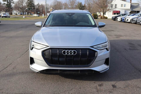 2021 Audi e-tron quattro Premium