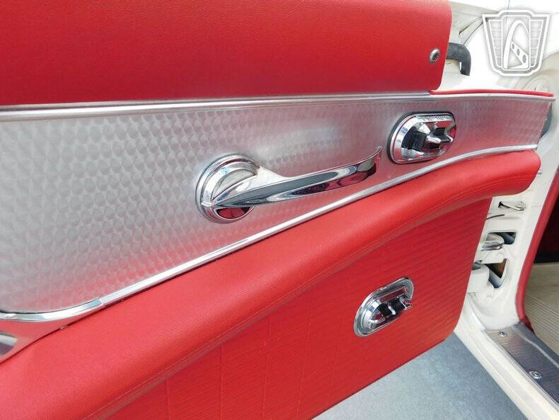 1957 Ford Thunderbird