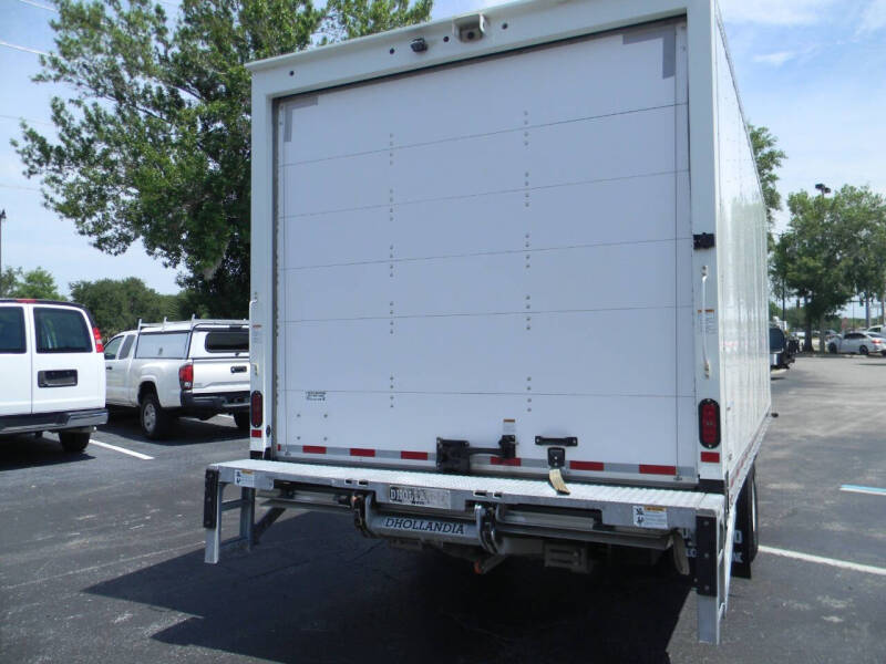 2024 Ford E-350