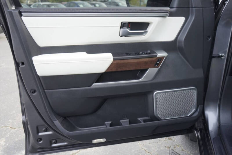 2024 Toyota Sequoia Capstone