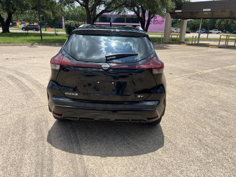 2023 Nissan Kicks SV