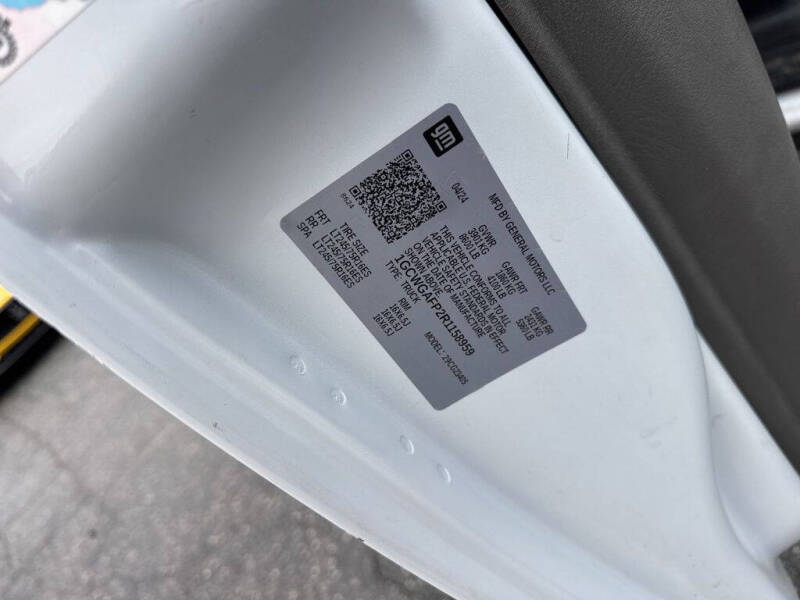 2024 Chevrolet Express 2500