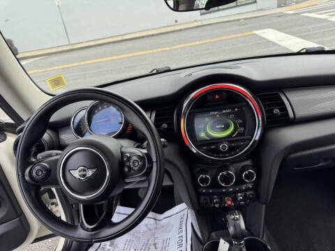 2017 MINI Hardtop 2 Door Cooper