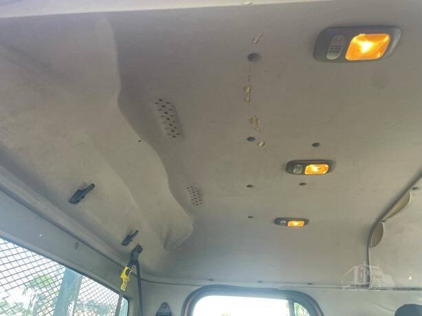 2018 Freightliner Business class M2