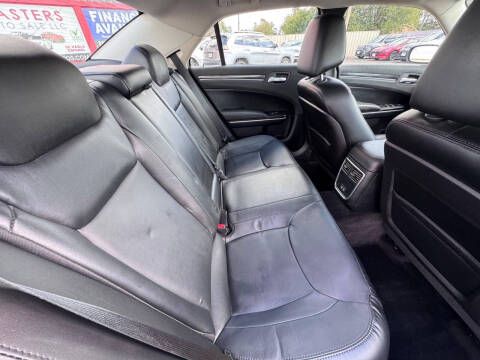 2017 Chrysler 300 Limited