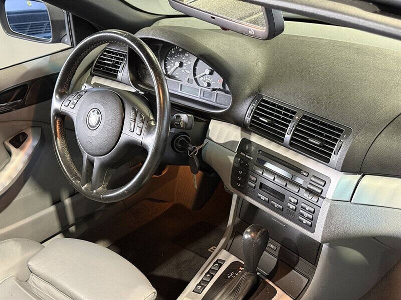 2004 BMW 3 Series 17