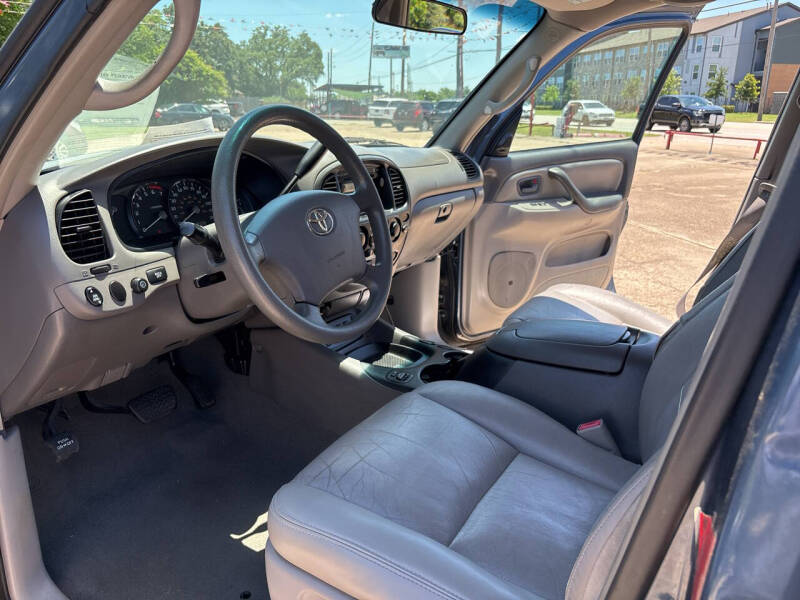 2005 Toyota Sequoia SR5