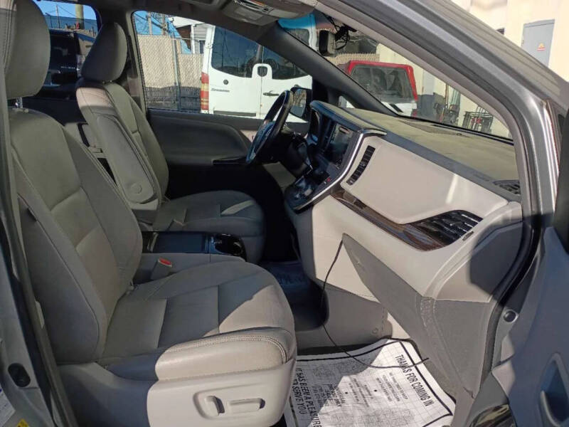 2017 Toyota Sienna