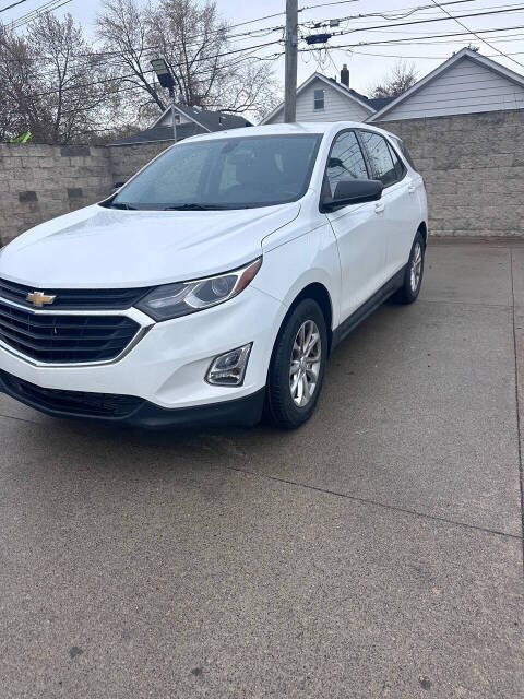 2018 Chevrolet Equinox LS's photo