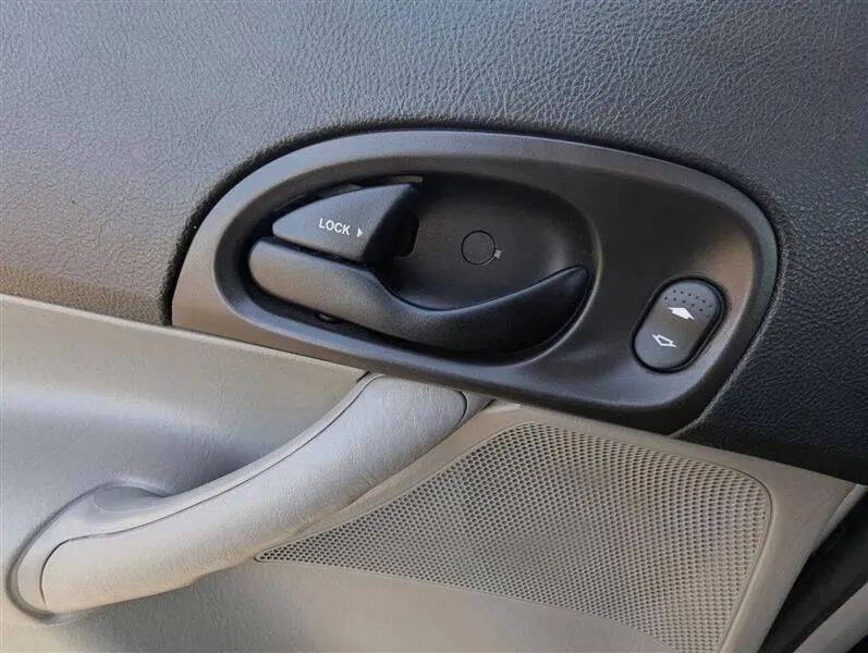 2007 Ford Focus ZX4 S