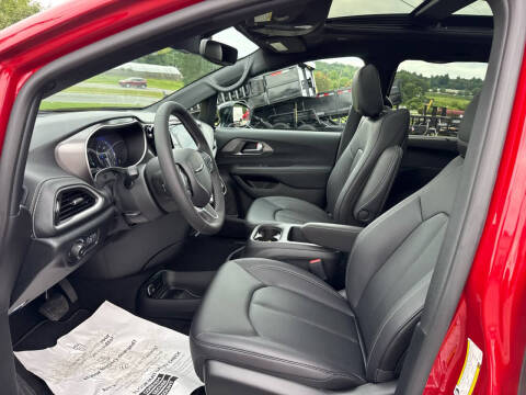 2026 Chrysler Pacifica Select