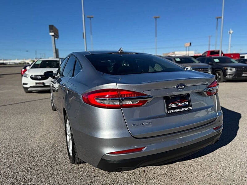 2020 Ford Fusion SE