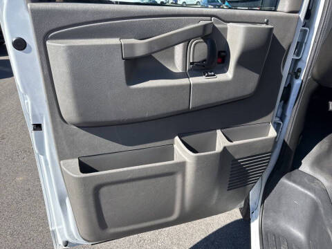 2023 GMC Savana 2500