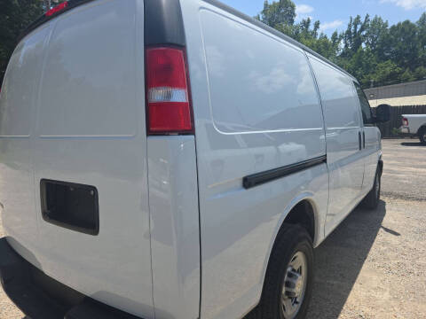 2024 Chevrolet Express 2500
