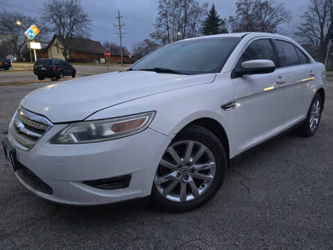 2010 Ford Taurus for sale at Car Castle in Zion IL