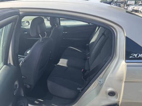 2013 Chrysler 200 Touring