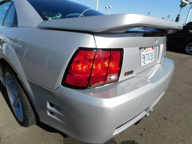 2004 Ford Mustang GT Deluxe