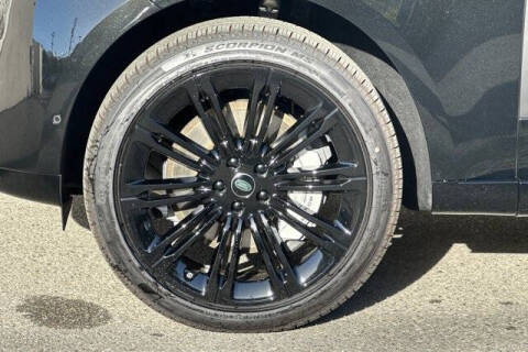 2025 Land Rover Range Rover P530 SE