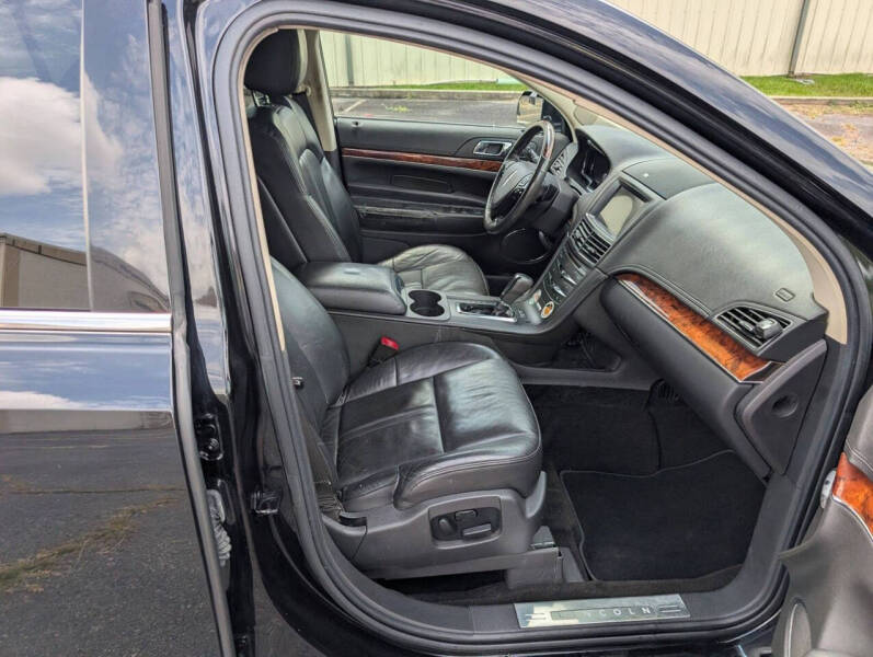 2019 Lincoln MKT Reserve