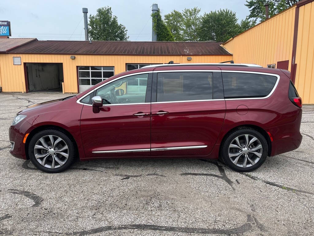 Dk. Red 2018 Chrysler Pacifica Limited Limited 4dr Mini-Van 2