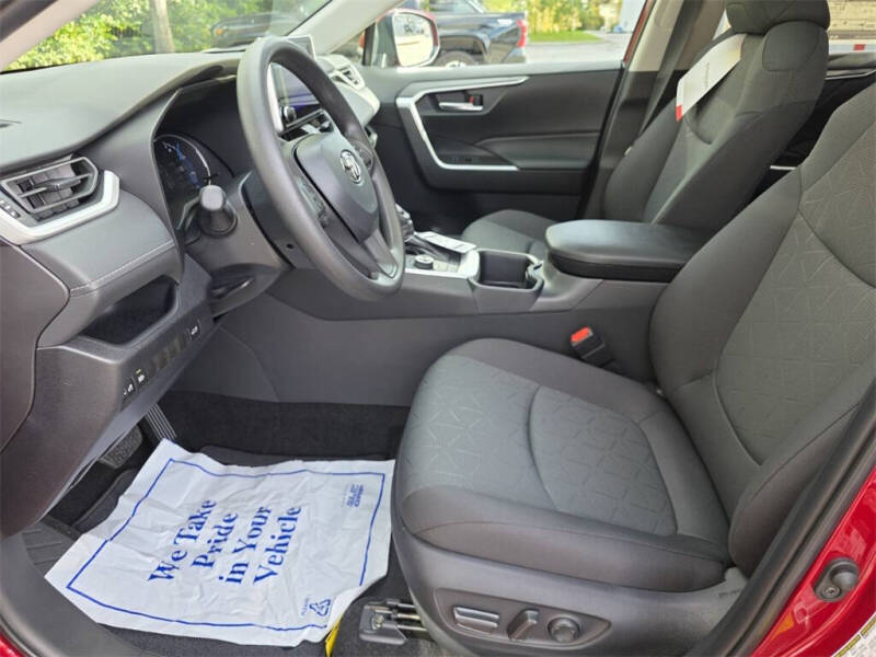 2025 Toyota RAV4 Hybrid XLE