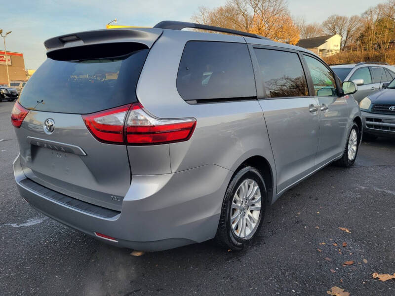 2015 Toyota Sienna XLE 8-Passenger