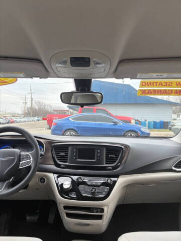 2017 Chrysler Pacifica LX