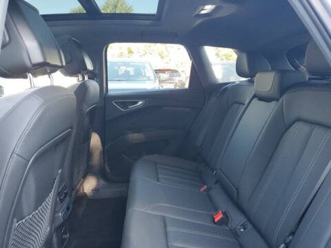 2025 Audi Q4 e-tron quattro Premium 55