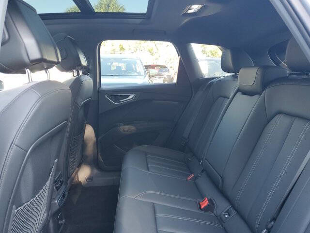 2025 Audi Q4 e-tron quattro Premium 55