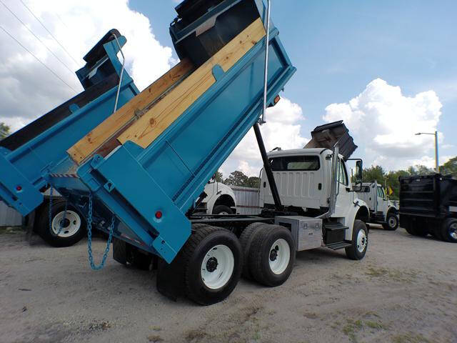 2015 Freightliner M2 106