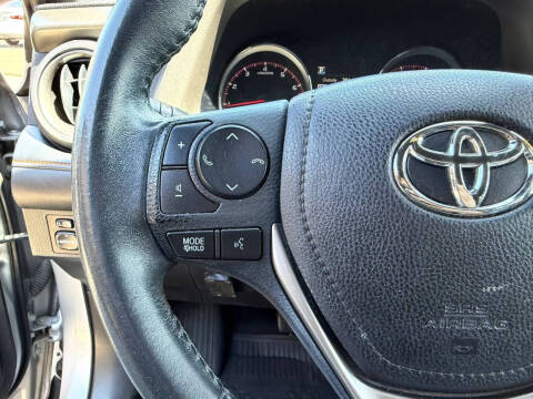 2017 Toyota RAV4 SE