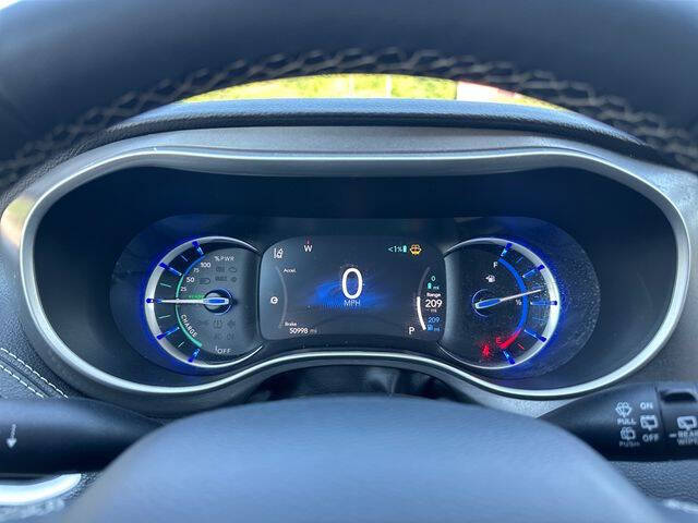 2024 Chrysler Pacifica Plug-In Hybrid Select