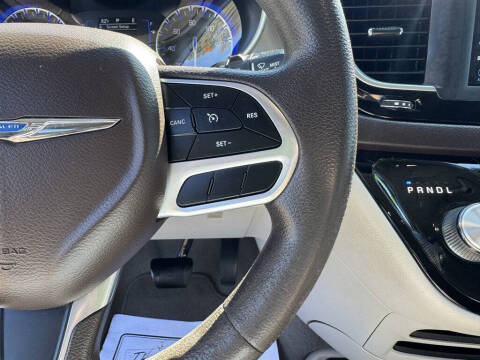 2021 Chrysler Voyager LX