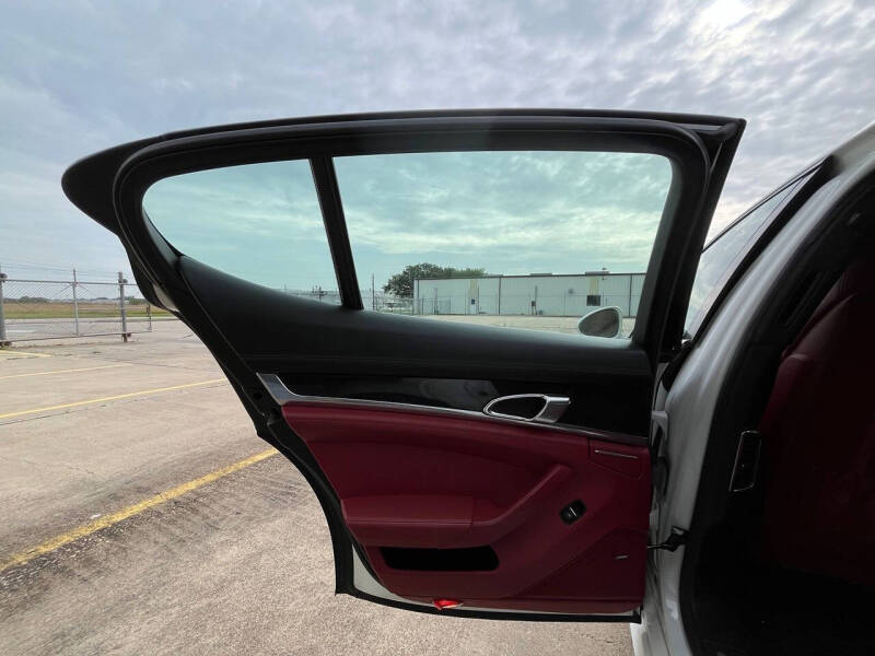 2014 Porsche Panamera 4