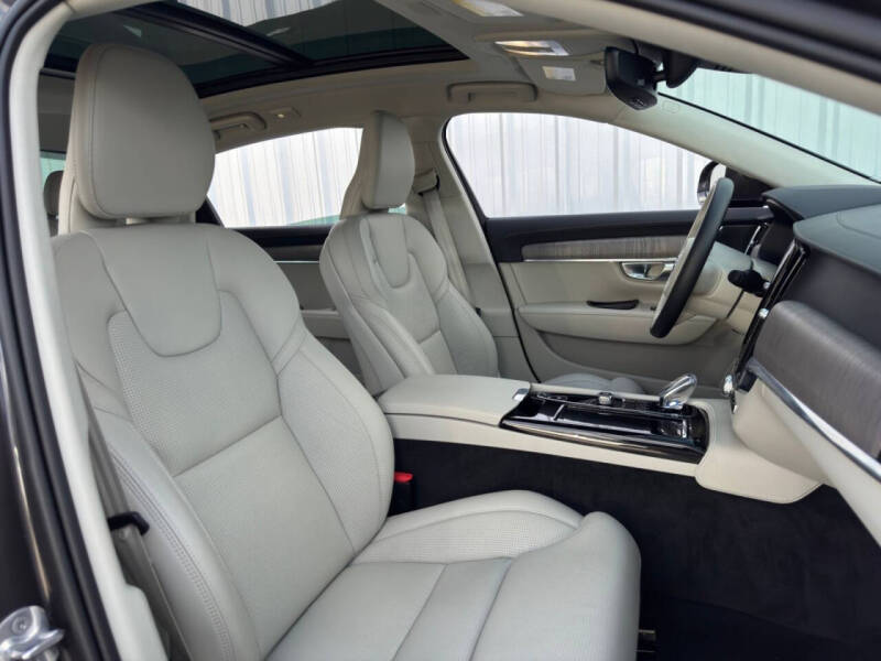 2024 Volvo S90 Recharge T8 Ultimate