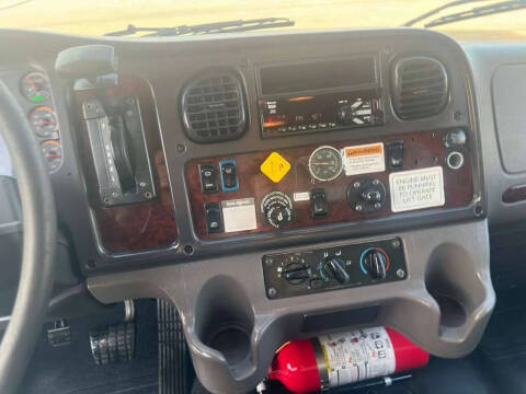 2020 Freightliner M2 106