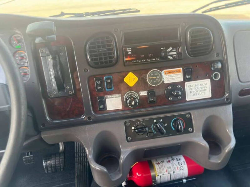 2020 Freightliner M2 106