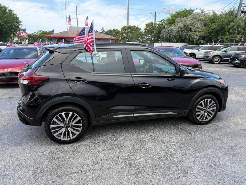 2024 Nissan Kicks SR