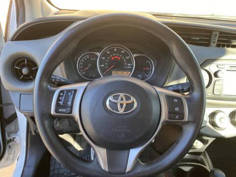 2018 Toyota Yaris 5-Door LE