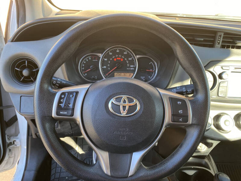 2018 Toyota Yaris 5-Door LE