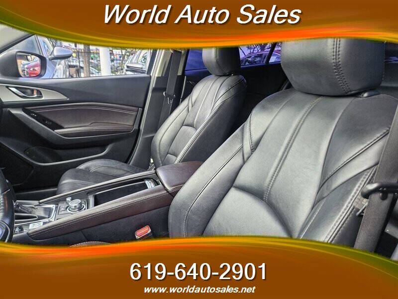 2018 Mazda MAZDA3 Touring