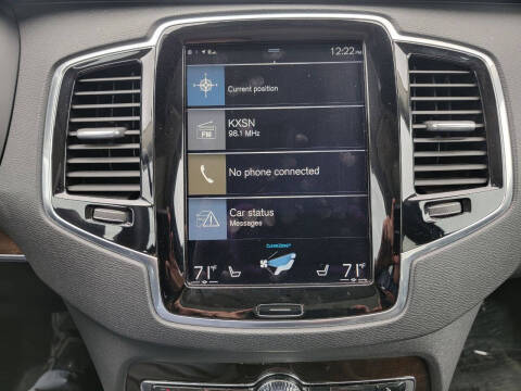 2017 Volvo XC90 T6 Momentum