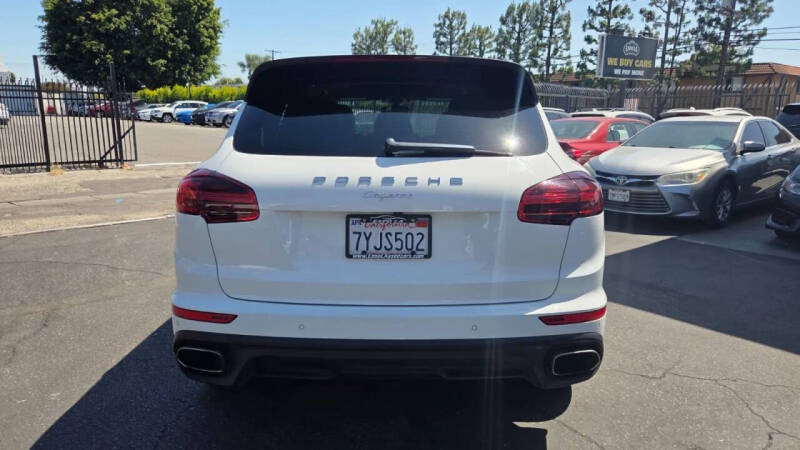 2017 Porsche Cayenne Platinum Edition