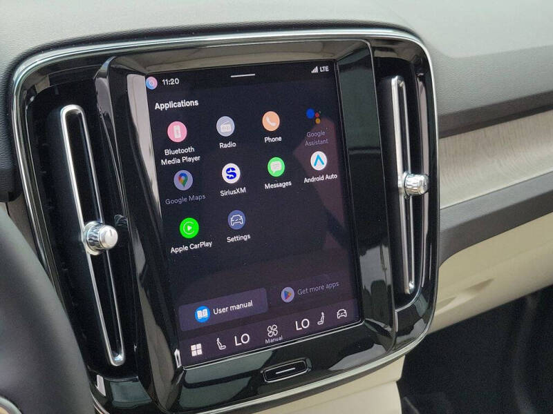 2023 Volvo XC40 B5 Plus Bright Theme