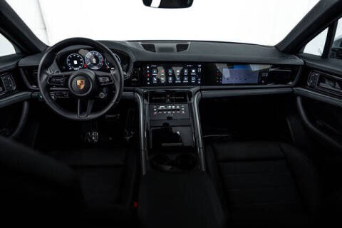 2025 Porsche Panamera 4