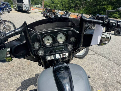 2010 Harley-Davidson FLHX -